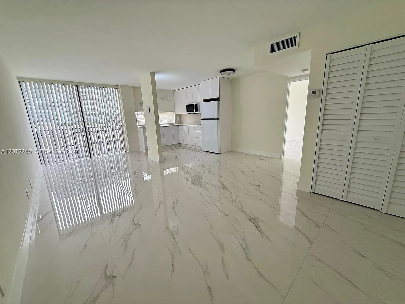 Plaza Of Americas Condo P — Photo 1
