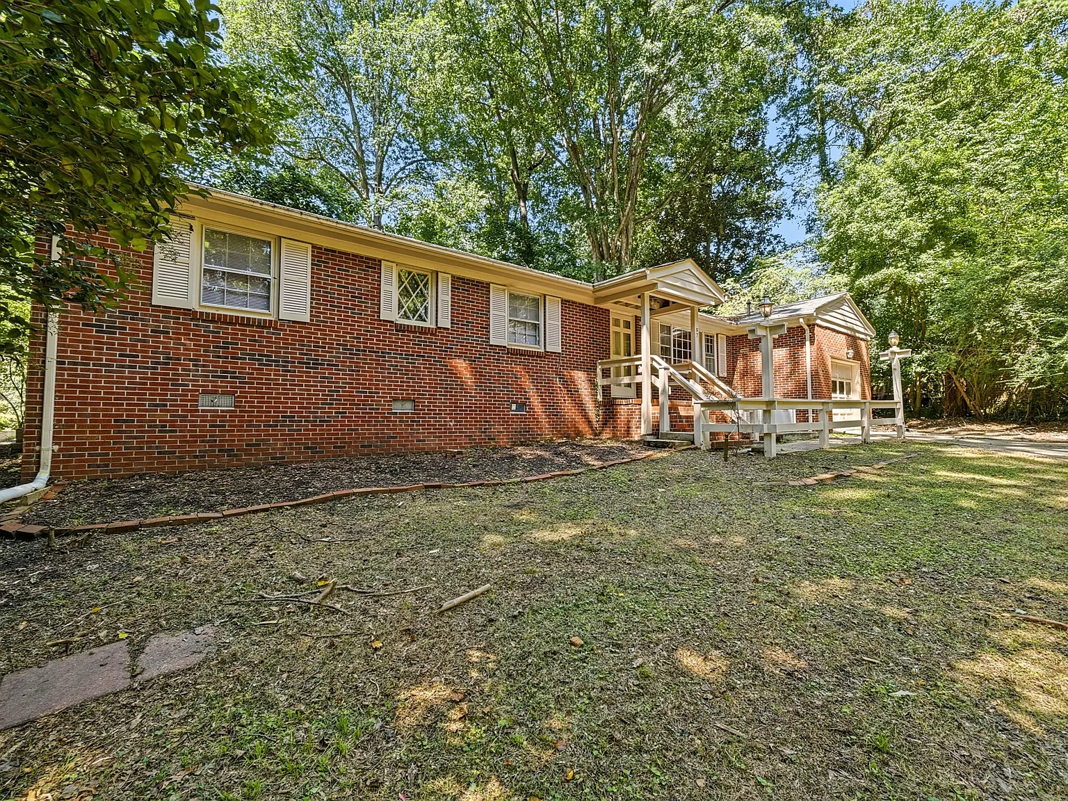 3 bed, 1.5 bath, 1547 sqft, $2,500 — Photo 3