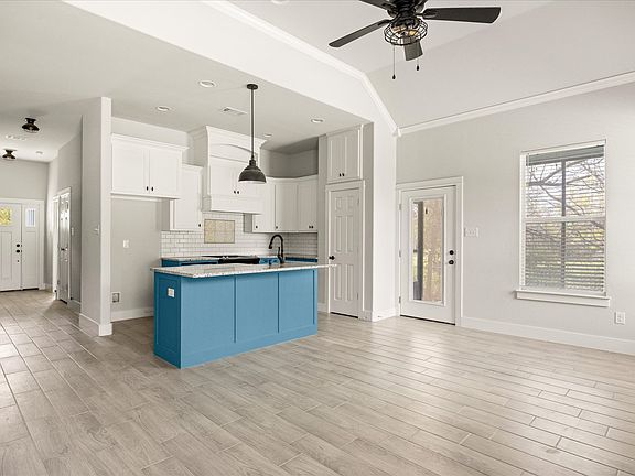 4th image of 409 Cleveland Rd #409