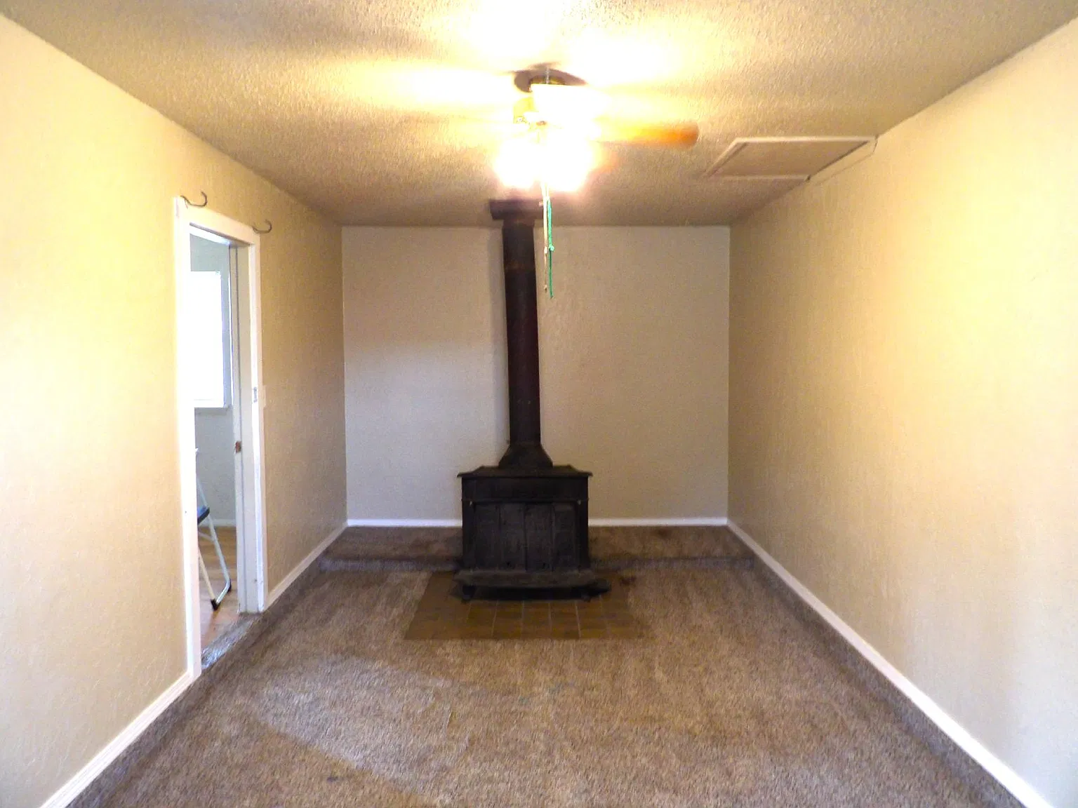 3 bed, 1100 sqft, $825 — Photo 4