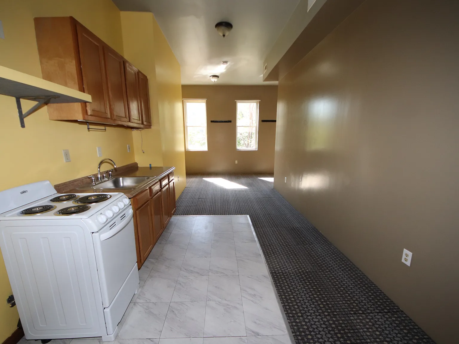 2 bed, 1.5 bath, 600 sqft, $1,200 — Photo 3