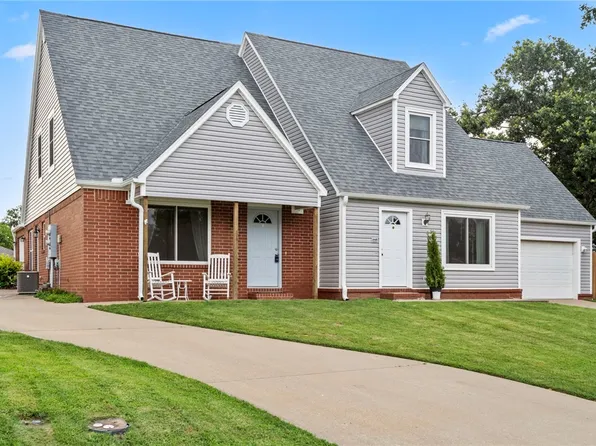 504 Braithwaite St #A & B, Bentonville, AR 72712