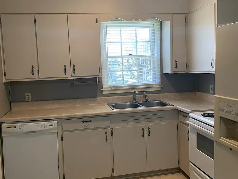 315 Thornton Ave SW — Photo 4