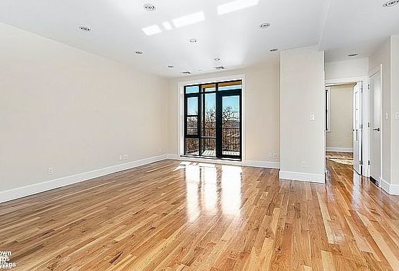4th image of 132 2nd Pl APT 3