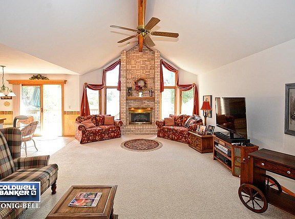 4th image of 18225 Lake Shore Dr