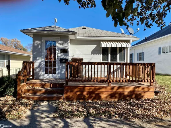 214 Leroy St, Audubon, IA 50025