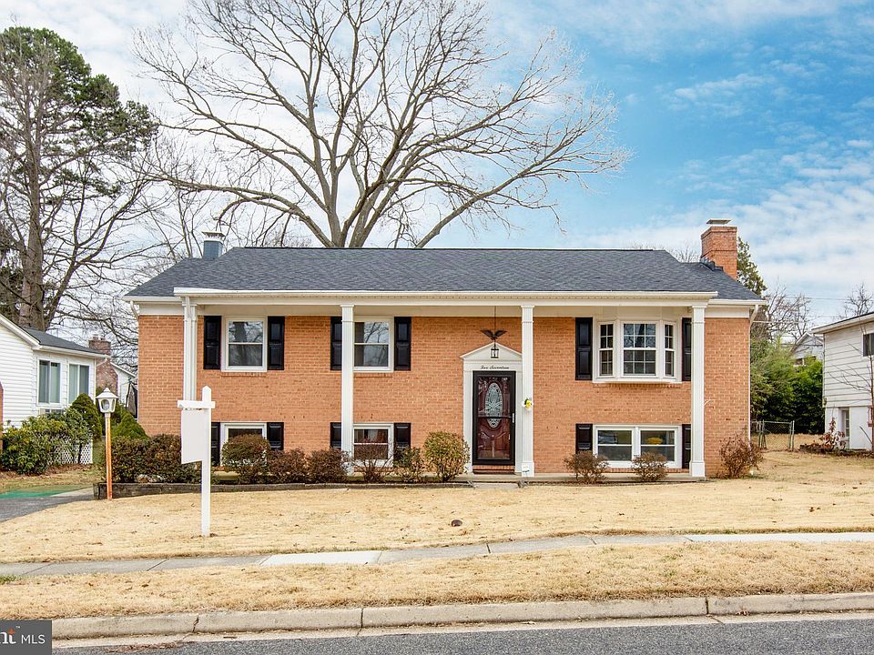 1st image of 517 Williamsburg Ln