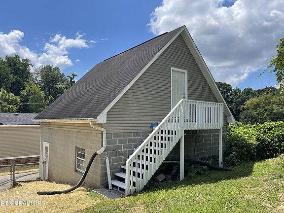 5th image of 258 Old Tacora Hills Rd