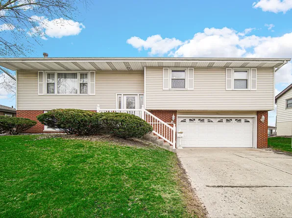 823 Harrison Pl, Dyer, IN 46311