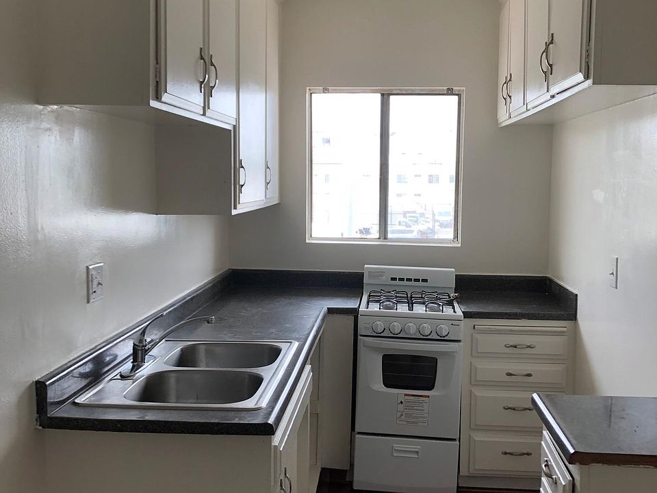 1st image of 1017 N Hudson Ave