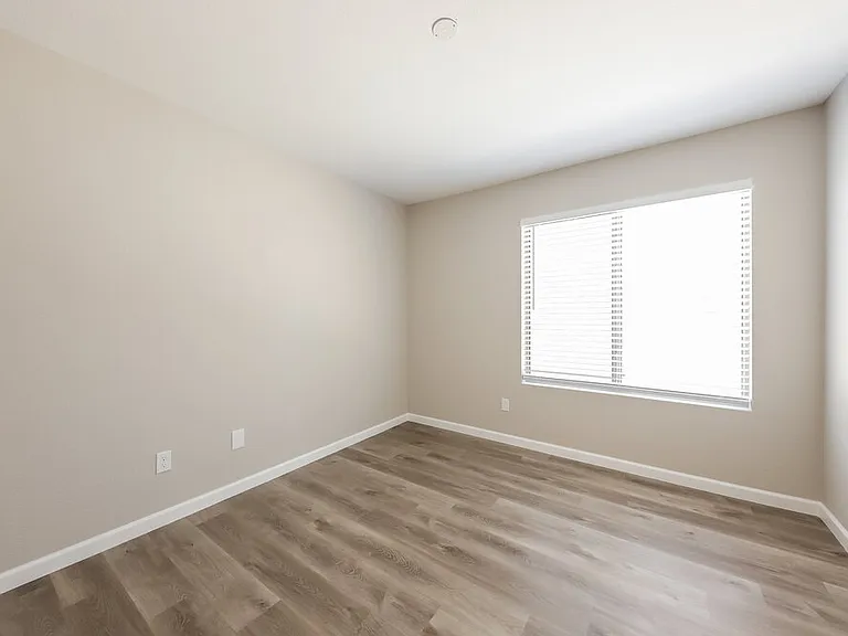 7418 W Lone Cactus Dr — Photo 13