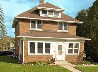 427 S 7th Ave, West Bend, WI 53095