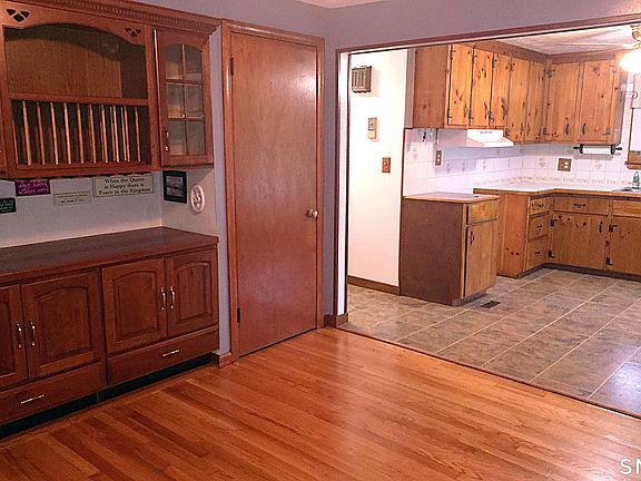 4th image of 9 Rosemont Avenue