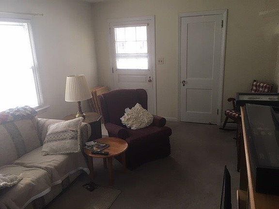 3rd image of 105 W North St