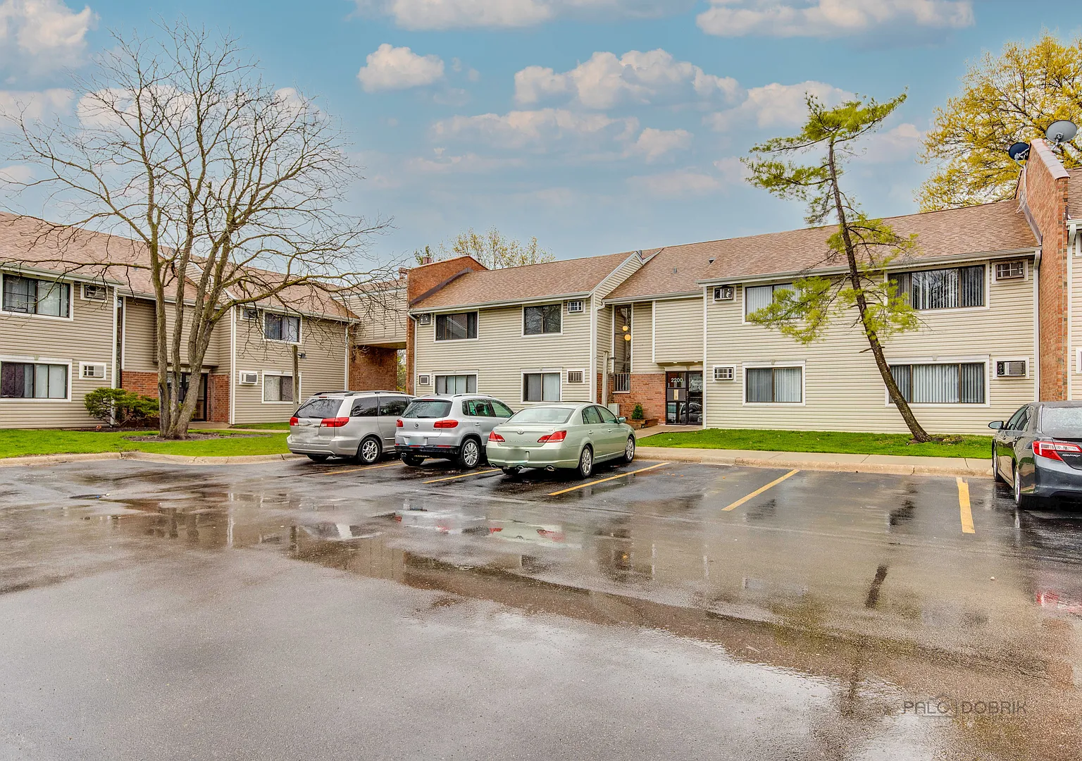 2 bed, 1100 sqft, $1,950 — Photo 1