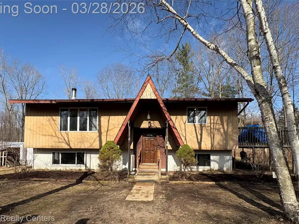 9480 Bath Rd, Laingsburg, MI 48848