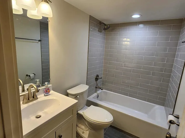 6321 S Eberhart Ave #G — Photo 6