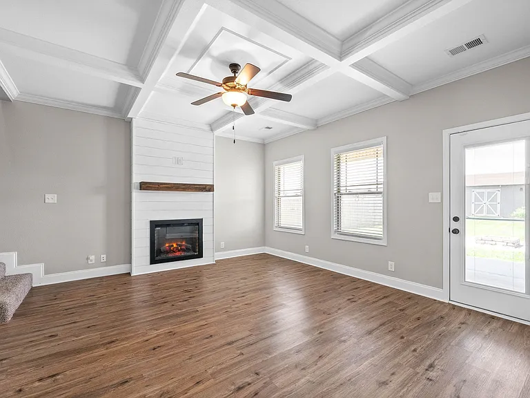 1236 Winterset Dr — Photo 4