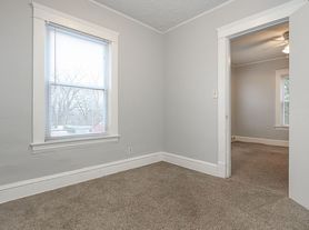 2811 Henninger Rd, Cleveland, 44109, 3