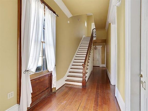 2nd image of 741 Esplanade Ave APT 4