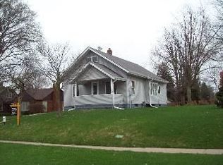 1216 Broadway St, Pella, IA 50219