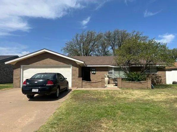 104 Holly Cir, Levelland, TX 79336