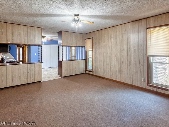 3rd image of 10406 Friendly Ln