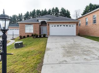 149 Apple Lake Dr, Bluff City, TN 37618