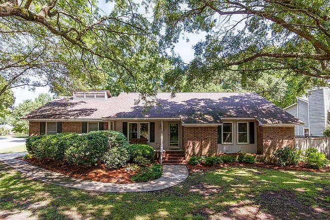 1st image of 1137 Parkway Dr