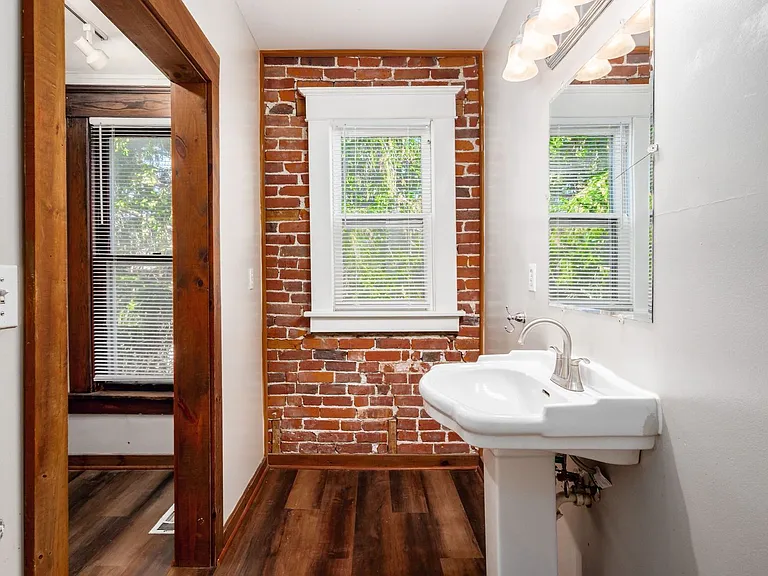 1230 Indianola Ave — Photo 13