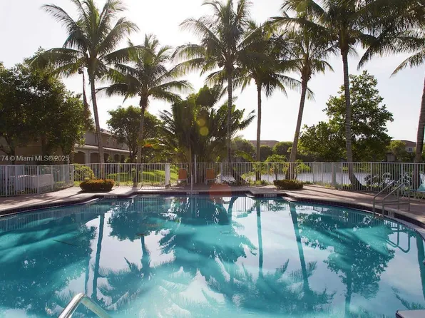 8208 SW 25th Ct #103, Hollywood, FL 33025