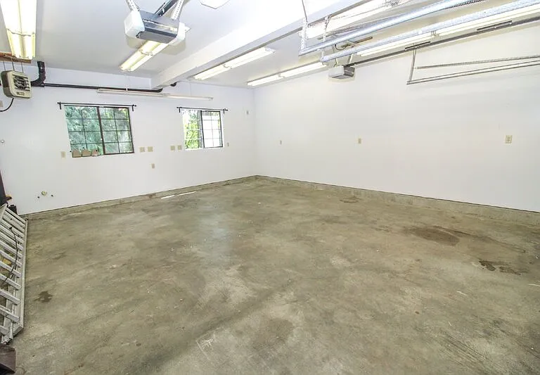 20912 W Richmond Rd — Photo 32