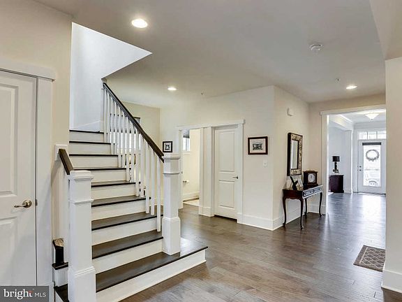 3rd image of 2416 Glouster Pointe Dr