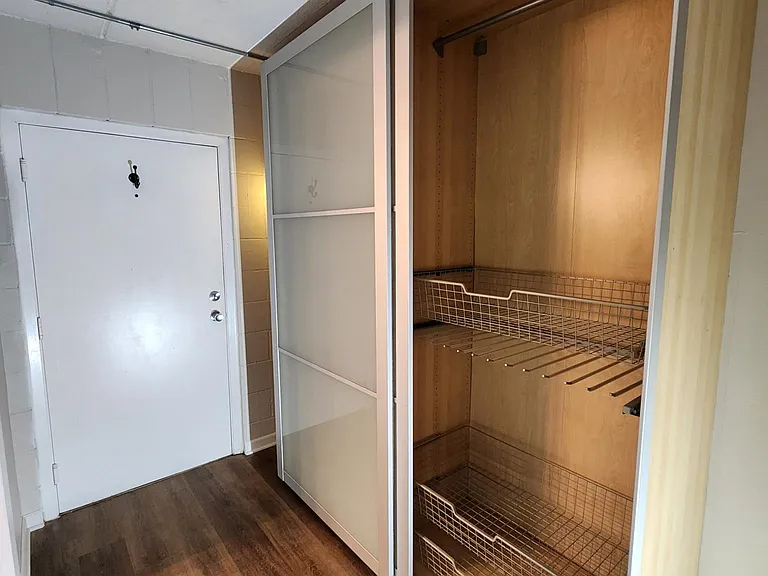 3512 Bryant Ave S #206 — Photo 3