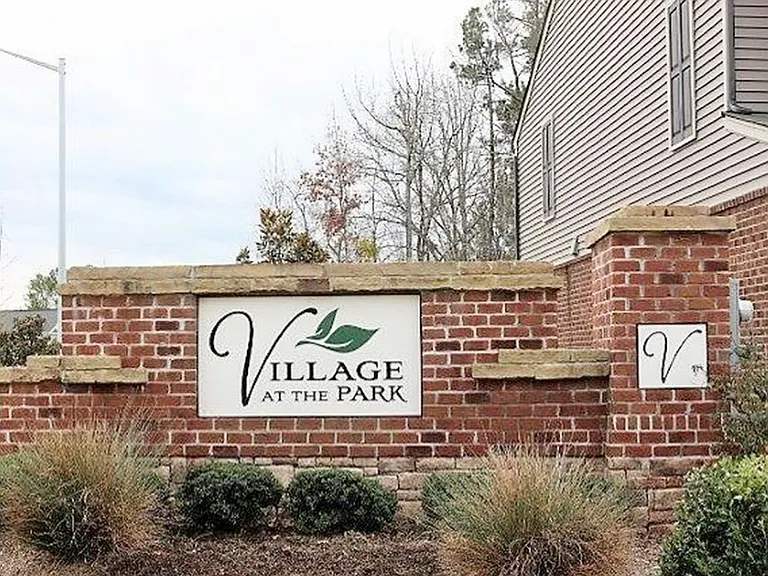 2132 Chipley Dr — Photo 15