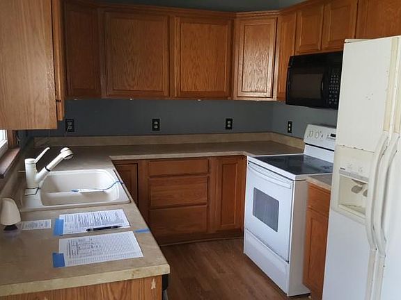 3rd image of 121 N 17th St