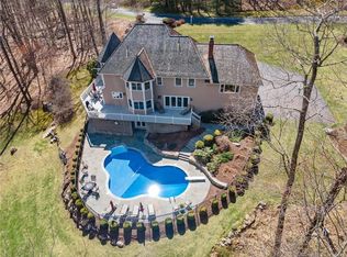 14 Equestrian Rdg, Newtown, CT 06470