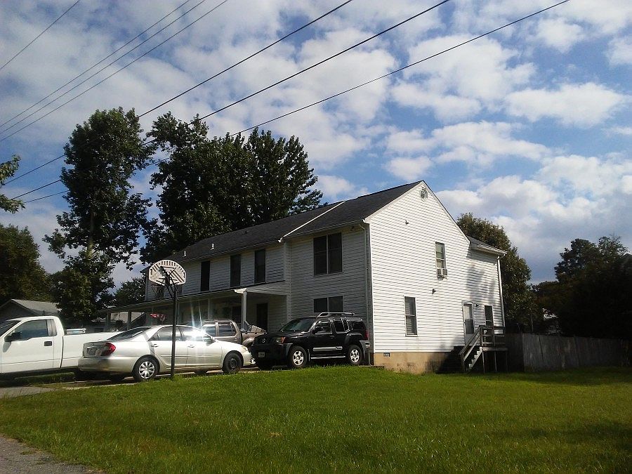 2nd image of 1521 Baker Rd