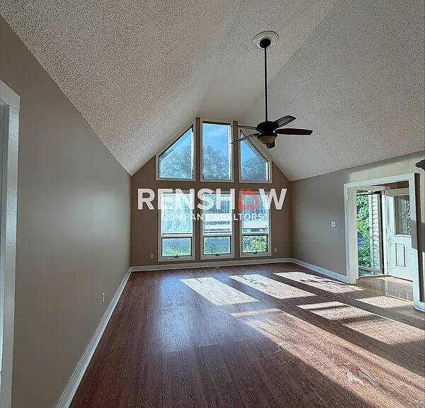 35 Maywood Dr — Photo 2