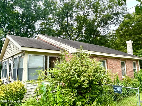 105 Sanford Road, Laurinburg, NC 28352