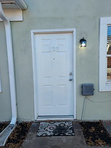 121 Sharpe St Photo 1
