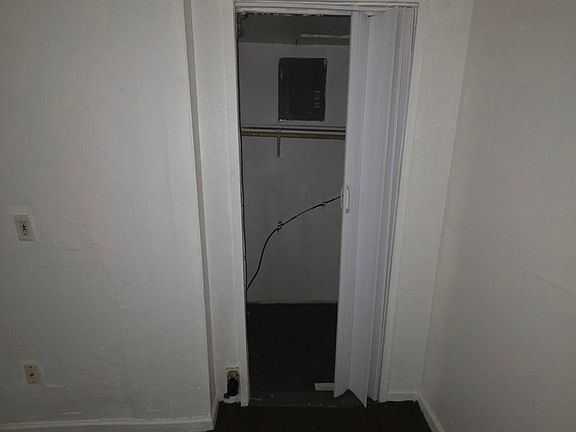 5th image of 2127 Lincoln Ave #1