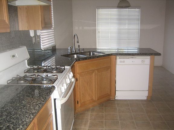 3rd image of 12870 Berrydale St