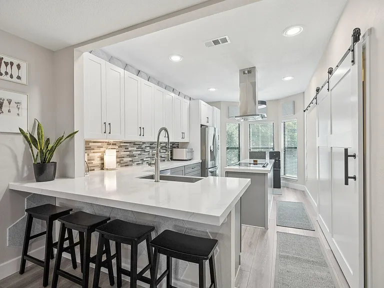 500 River Rd #106 — Photo 10