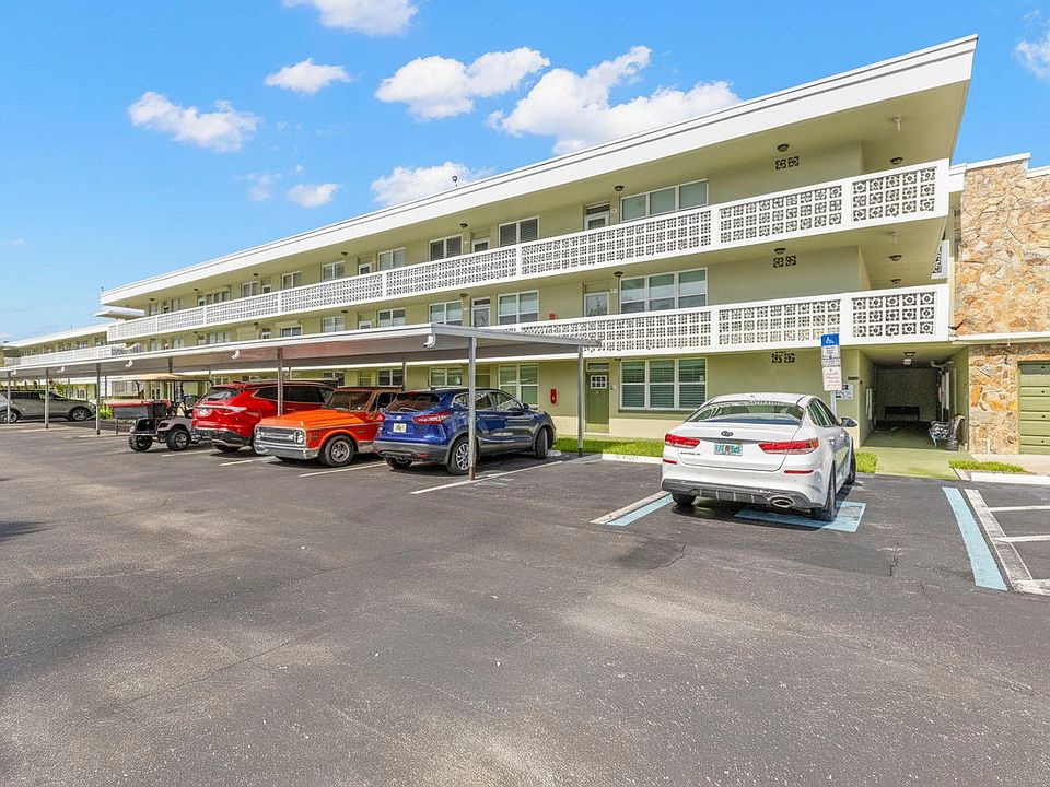 1st image of 4890 Bay St NE APT 330