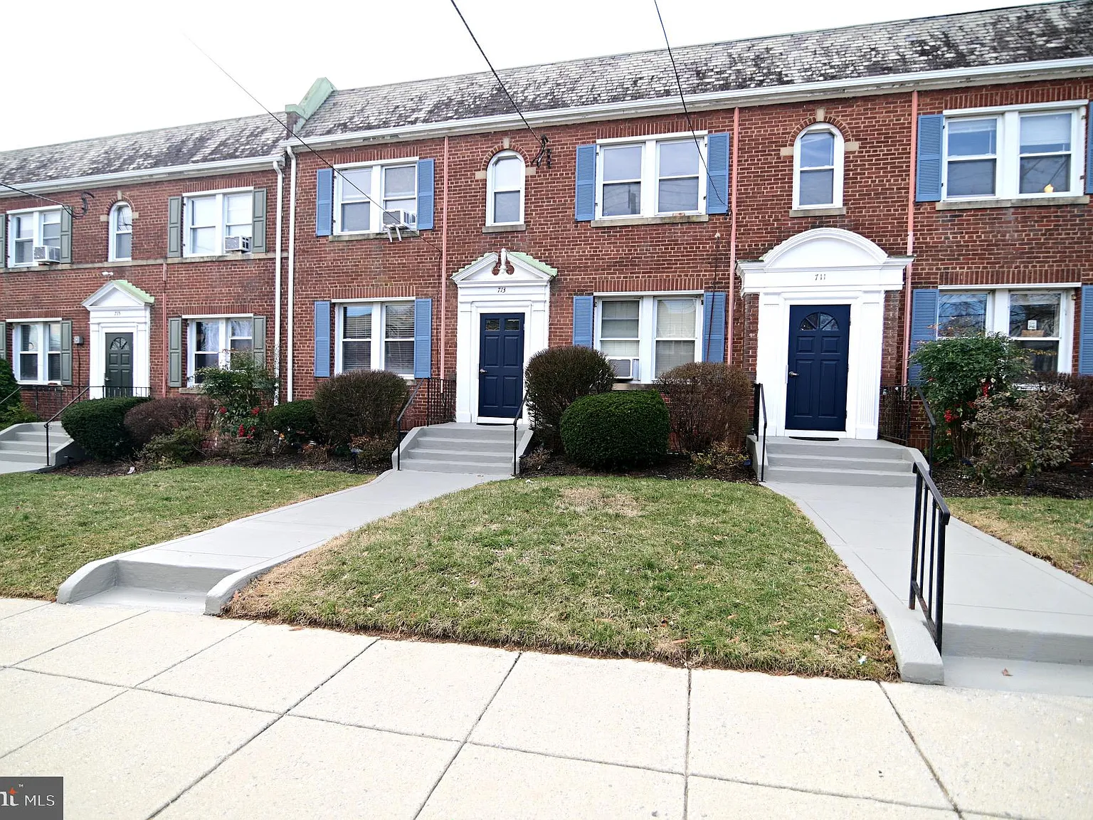 2 bed, 1100 sqft, $1,700 — Photo 1