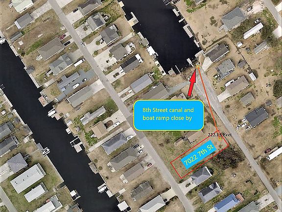 8th St canal just steps away