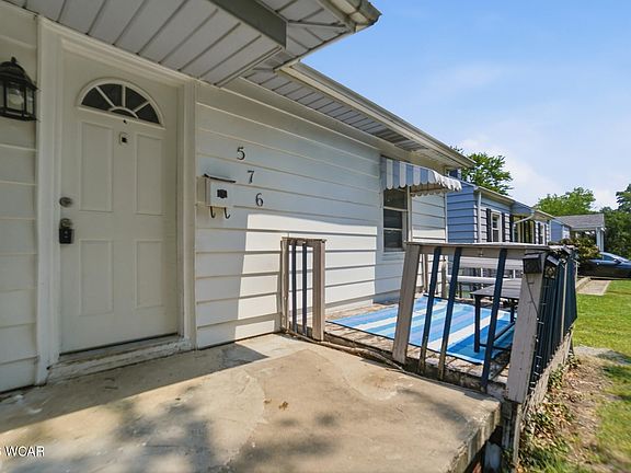 3rd image of 576 W Ashton Ave