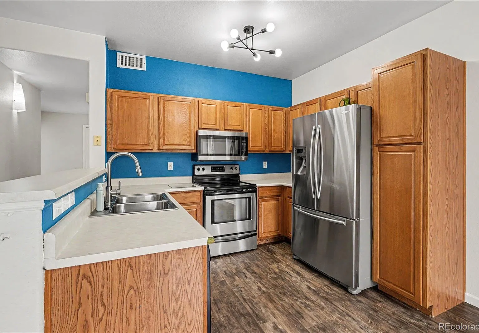 3 bed, 2.0 bath, 1313 sqft, $2,250 — Photo 4