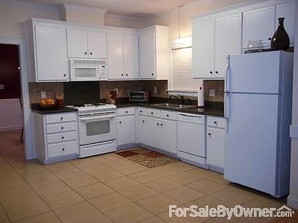 2nd image of 608 Sanibel Dr